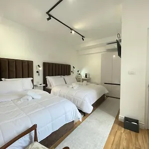  Hotel Nela Albanie